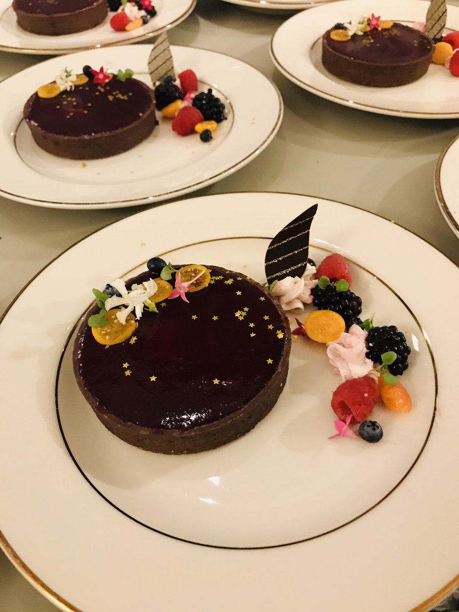 ChefHannah419's tweet photo. Another beautiful catering, the menu was a collaboration of the ProMedica Health Systems Executive Chefs.  @SodexoProMedica @ProMedicaHealth @sodexoUSA @SodexoChefs https://t.co/SgjifqnIER