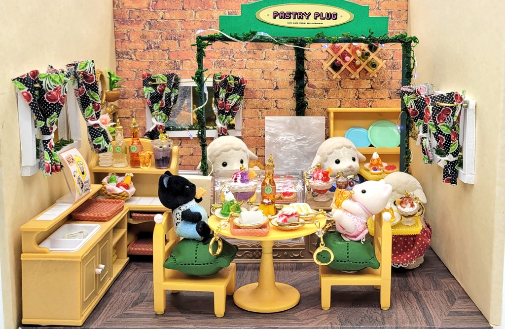 pastryplug's tweet photo. Hello twitter, my Café Collection earring series is out and available online 💫 I spent an embarrassingly long time completing this newest project but I hope it makes you smile! 💝 shop link in bio 🍰 https://t.co/r62E5AI0O8