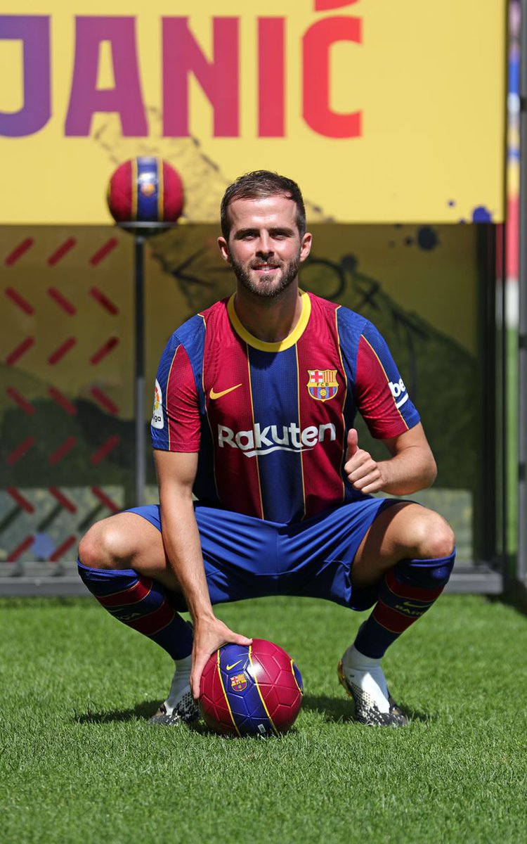 I must say I have quite a lot of good days to remember, but this is going to be one of the best ❤️💙 
.
Te acercas al mito de puntillas, respetando a los que lo crearon y deseando hacerlo crecer 🔥
.
Ja estic a casa 📍🏟️
#ForçaBarça #mesqueunclub #PjanicCuler #Pjanist 🎹