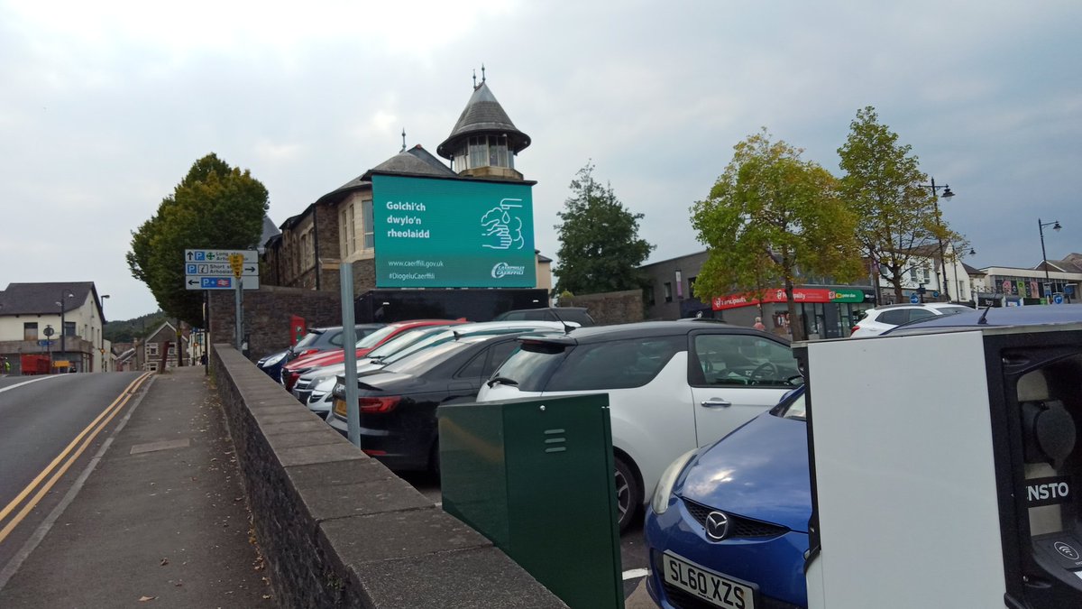 Great work <a href="/CaerphillyCBC/">CaerphillyCBC</a> getting the message across seen it whilst picking kids up