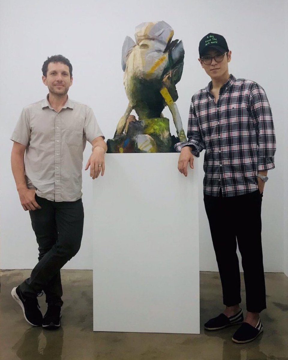Even after his Military service, his love for Art never sizzled as he was immediately seen visiting VSF in Seoul, a gallery he supports even during his service..  https://news.artnet.com/art-world/various-small-fires-esther-kim-varet-interview-1773888