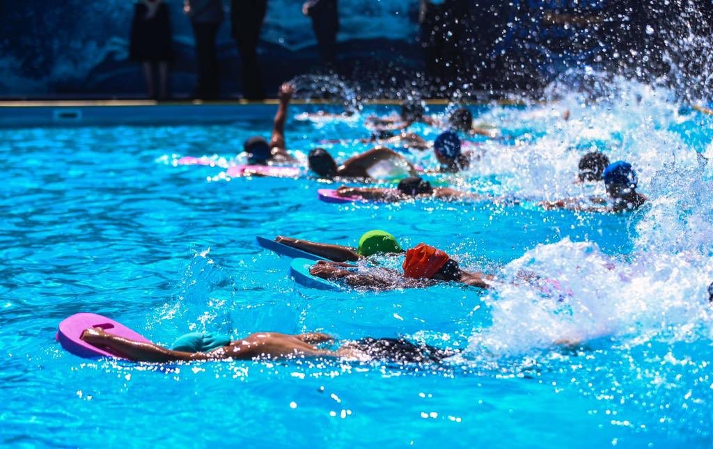 #YüzmeBilmeyenKalmasın demeye devam ediyoruz.

Yüzmenin faydaları 1: Düzenli yapılan yüzme egzersizleri kasları güçlendirir, vücut koordinasyonunun gelişimine katkı sağlar.

📍Yenimahalle Portatif Yüzme Havuzu