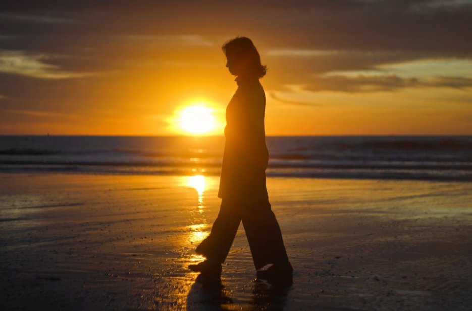 When you’re present, aligned and in integrity with your soul, life flows through you with ease and grace....  ow.ly/vmeI50Bp1tM