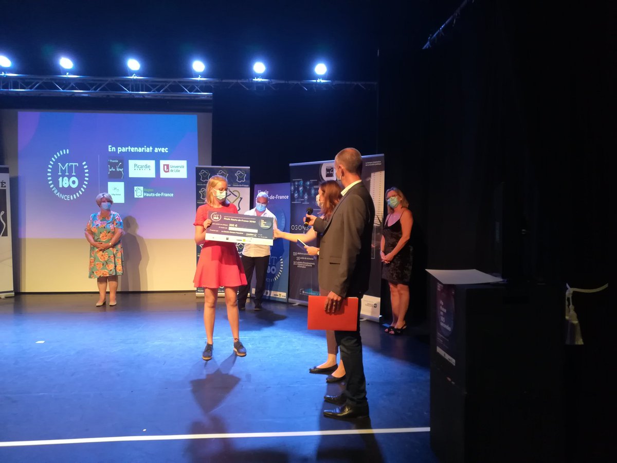 Léa Rosselle remporte le 2eme prix du jury avec sa thèse sur la livraison transdermique de medicament à la demande dans le cadre d'un traitement contre les infections des plaies chroniques #MT180 @umr8520_iemn