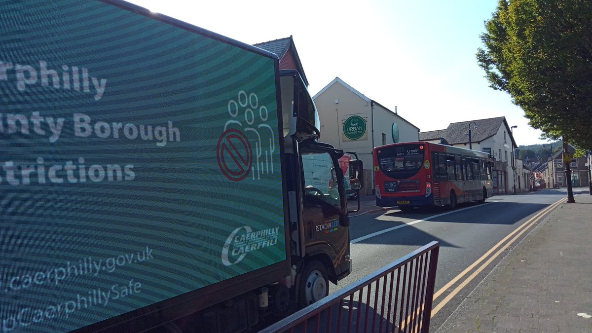 PaulPRSNTS's tweet image. @IbizMedia @istadia are out on the road spreading the message for @CaerphillyCBC about #COVID19 with some of our fleet of mobile led screens and digivans. #StaySafe #mobileled #mobilemessaging #technology #Introbiz #ibizmedia #introbizexpo #onlinemarketing #istadiasolutions