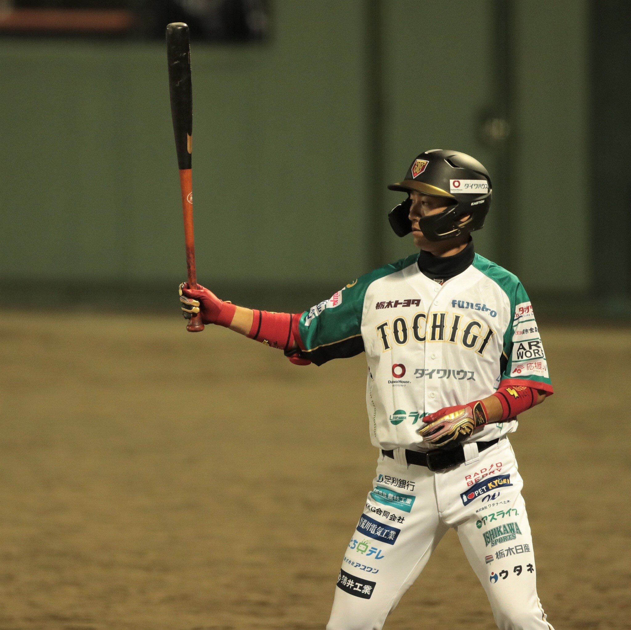 栃木ゴールデンブレーブス 公式 茨城アストロプラネッツ 本日のハイライト 2安打2打点の活躍 西岡剛 選手 2点タイムリーツーベース ルーカス 選手 試合詳細 写真は公式facebookをご覧ください T Co Ad5zumdgmk