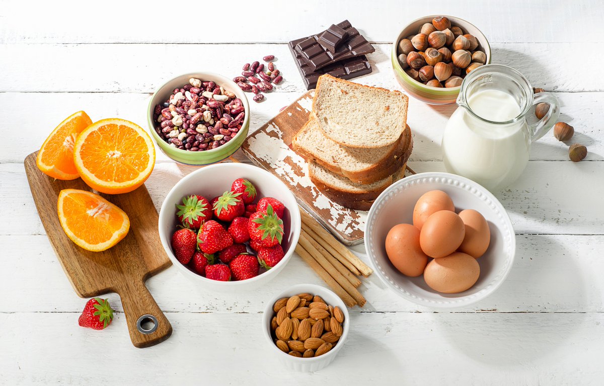 CanPaedSociety's tweet photo. The #CPSVirtualSeries continues at noon ET today with 'Food allergies and anaphylaxis: Considerations for each stage of life,' with Drs. Elissa Abrams and Edmond Chan. Details and registration here: https://t.co/aqCd6Ic4if #FoodAllergy #MedEd https://t.co/6d1MUlkPoL
