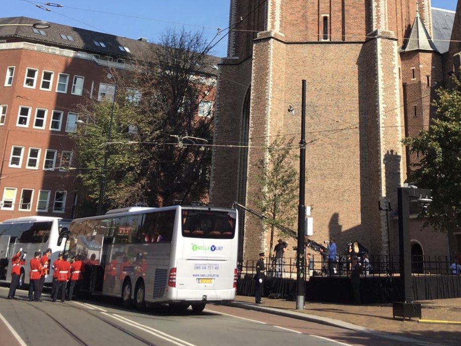 Voor Prinsjesdag is SnelleVliet natuurlijk ook op pad. 

De Touringcarsector, onmisbaar voor de Nederlandse economie! 

#corona #overheidssteun #touringcars #prinsjesdag2020 

<a href="/MinPres/">Rob Jetten</a> <a href="/hugodejonge/">Hugo de Jonge</a> <a href="/KNVBusvervoer/">KNV Bus</a>