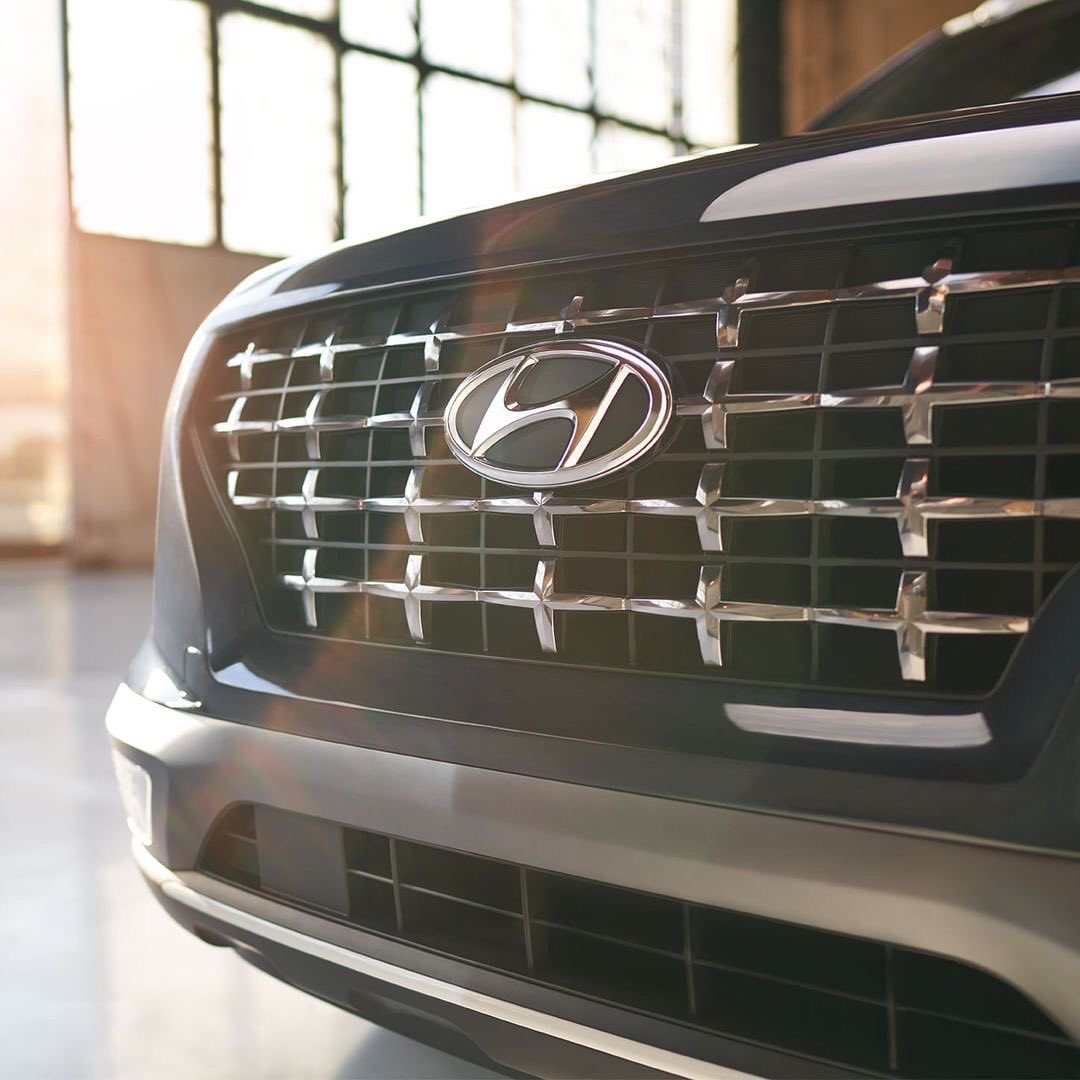 HyundaiRD's tweet photo. Te presentamos la cara de la aventura. La #HyundaiVenue mostrando por qué es la SUV más atrevida de la familia.
 #HyundaiRD https://t.co/2RR9wh7s1z