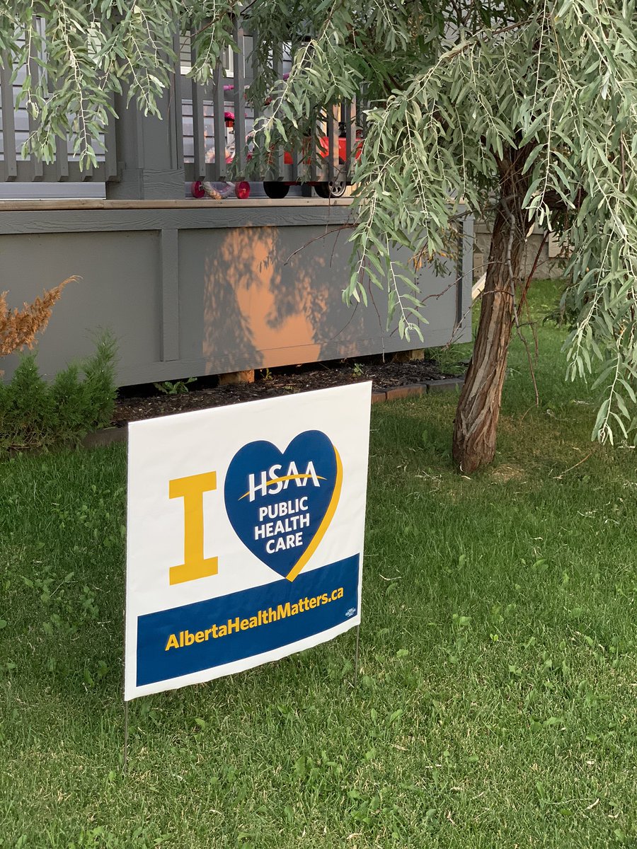 MLTeeKnow's tweet photo. @HSAAlberta #IHeartPublicHealthCare Today and always! 👨🏽‍🔬🔬 #Labvocate #MedLabMatters https://t.co/vcnYtAiLZI