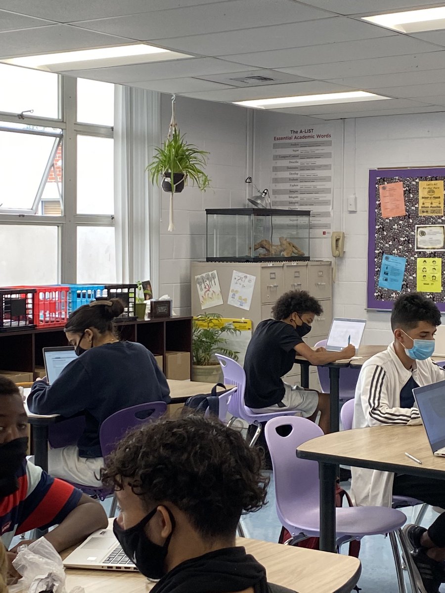 stormmediactr's tweet photo. It’s day 2 of career research in Ms. Babbitt’s 3DE 9th gr English classes and we are using our Virtual Library resources in the classroom. Because the library can be anywhere! @ChamberlainHigh @hubofschool @CHS_SAO_AP @JeanM_Smith #3DEChamberlainHS https://t.co/GiiemIIiQf