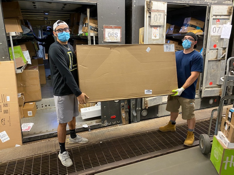 Utica preload Sup Vinnie Laconte ensuring his staff know exactly how to handle the irregs and overweights. Thanks for keeping them safe Vinnie !!!
<a href="/ups/">UPS</a> #ups #safetyfirstned #hof #safety