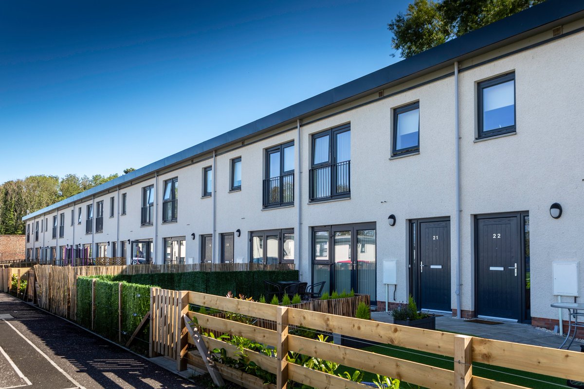 SpectusWindows's tweet photo. 483 #Spectus #Elite70 #windows were #specified for this exceptional #affordablehousing scheme where the historic structure has become an integral part of the structure of the new homes.  

Read the full case study HERE@ https://t.co/HDSqTutZ68 https://t.co/tY1NEhHzUU