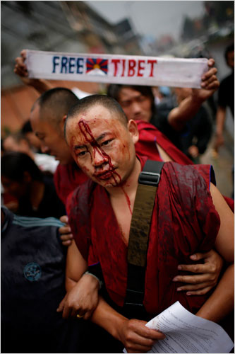Richard90robin's tweet photo. The only people free in #Tibet are the migrated Han #Chinese. #Tibetans live under constant monitoring and surveillance, leave aside traveling abroad. Tibetans are not even allowed to travel within Tibet. #China now doesn’t want Tibetans to escape into exile. #FreeTibet https://t.co/6JwWC1m8Bo