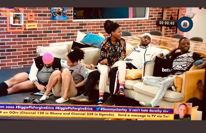 emmanuel813285's tweet photo. These are the people we want in the finale #BBNaija #VeeHiveforLaycon #VOTELayconToFinal #SomtoForLaycon #OZOHasOurLove #neobbn #bbnaijalockdown2020 #LayconGoingNowhere #ICONS https://t.co/laQA49uiyA
