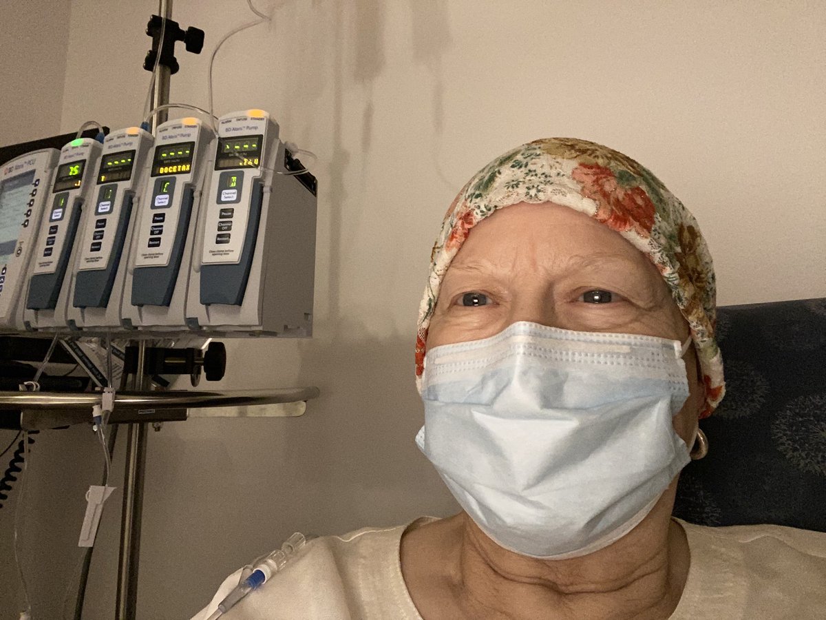 2manyplaces2lit's tweet photo. '”...here we go go go again
Again and again and again and again.”
🎶🎶👏🏻👏🏻😍 chemo room and I are very comfortable with each other. 2 or3 more sessions, then another ct scan. #MDAnderson #Woodlands” #cancersucks #joyrneyofalifetime https://t.co/40FqQUqxBV