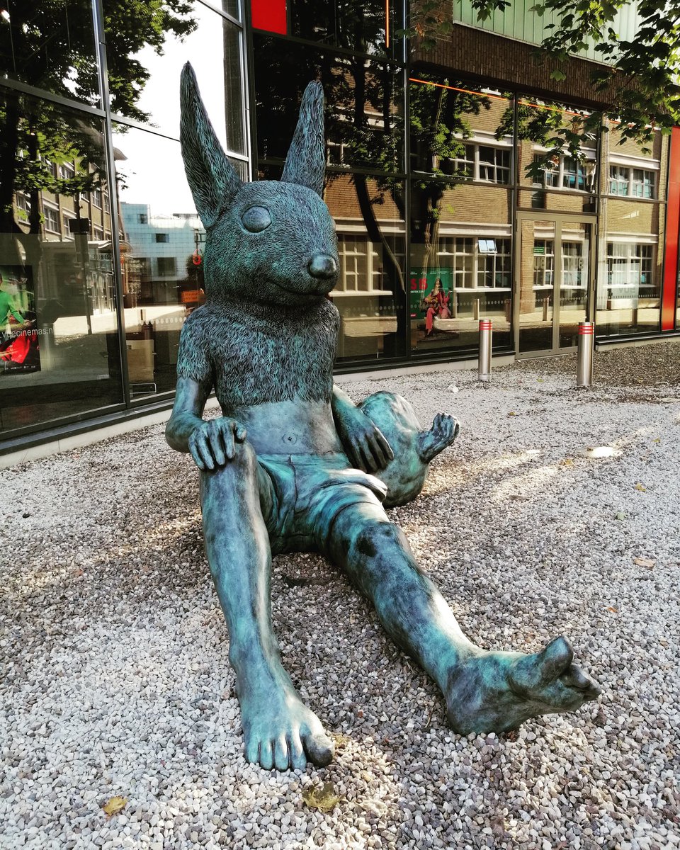 Er staat een geweldig nieuw beeld in de Apeldoornse binnenstad: de Notenkrakerrrr van de <a href="/spacecowboys/">Spacecowboys</a>! 🤩 #kor #apeldoorn #veluwe