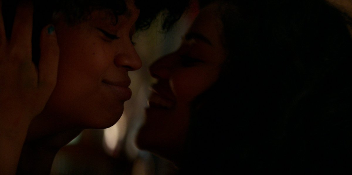 Meet Ana and Yessika. They are introduced (literally less than two minutes into the show) with a same-sex kiss. In a world where LGBTQ representation is still considered “a risk,” this MATTERS.
