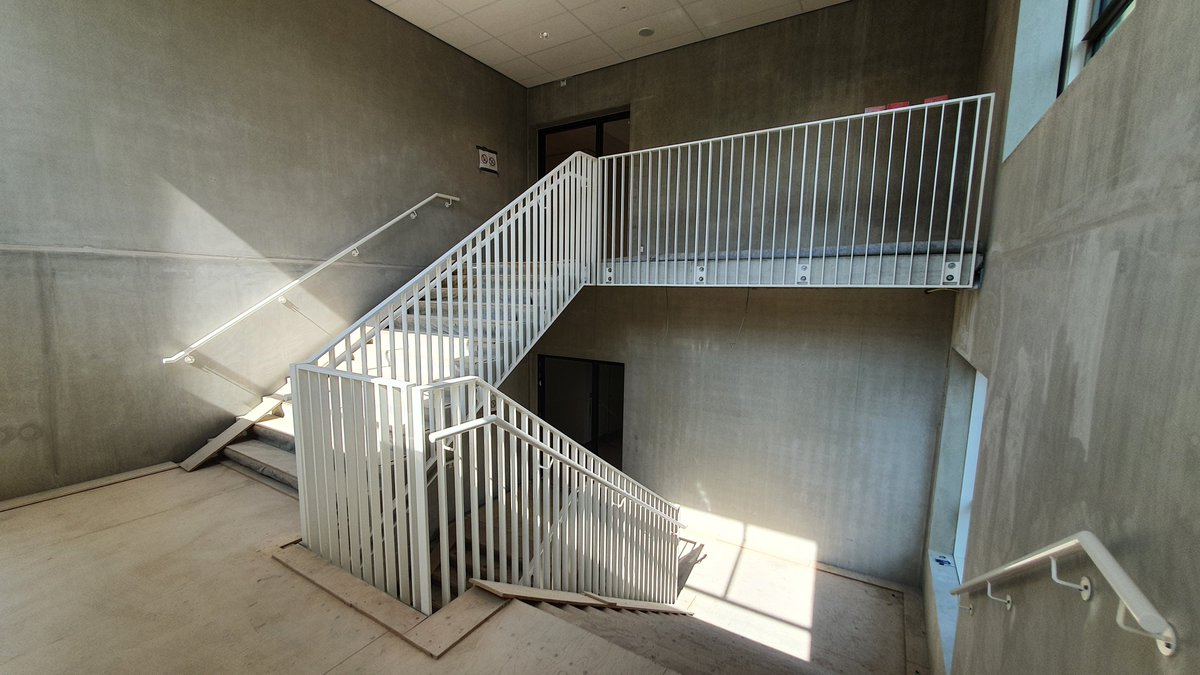 HetraGSS's tweet photo. Het Hermann Wesselink College te Amstelveen nadert de oplevering. Op dit project hebben wij de diverse trappenhuizen voorzien van leuningwerk. Ook dit project
hebben wij gemodelleerd met Solidworks en aangeboden in het ifc formaat. https://t.co/WYO1yrTnnI