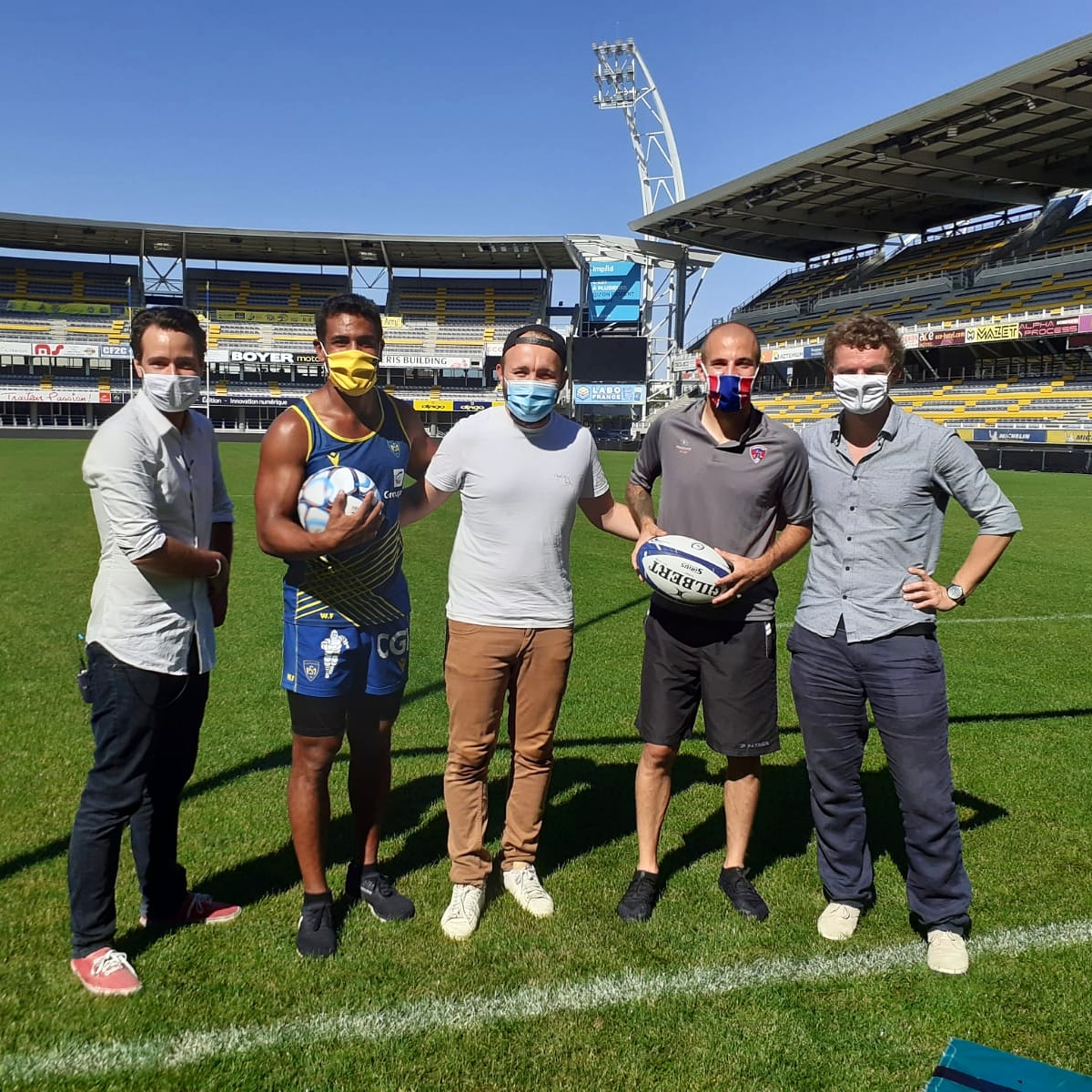 ⚽️🏉
Ça se voit pas trop mais on a le sourire !
Tournage foot/rugby très sympa avec les Clermontois @wesleyfofana et @GastienJohan !
Merci pour votre bonne humeur messieurs et aux 2 clubs d'avoir joué le jeu 🤜🤛
https://t.co/F92LksNVNw https://t.co/89vsImgVFb