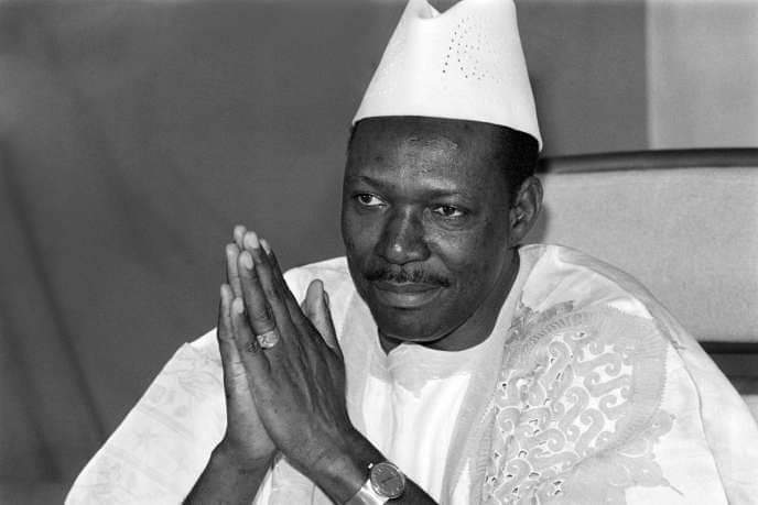 television_9's tweet photo. Le Mali en deuil ! Décès de l'ancien Président de la République, le Général Moussa TRAORÉ. Que son âme repose en paix. https://t.co/KIbST2Hsfc
