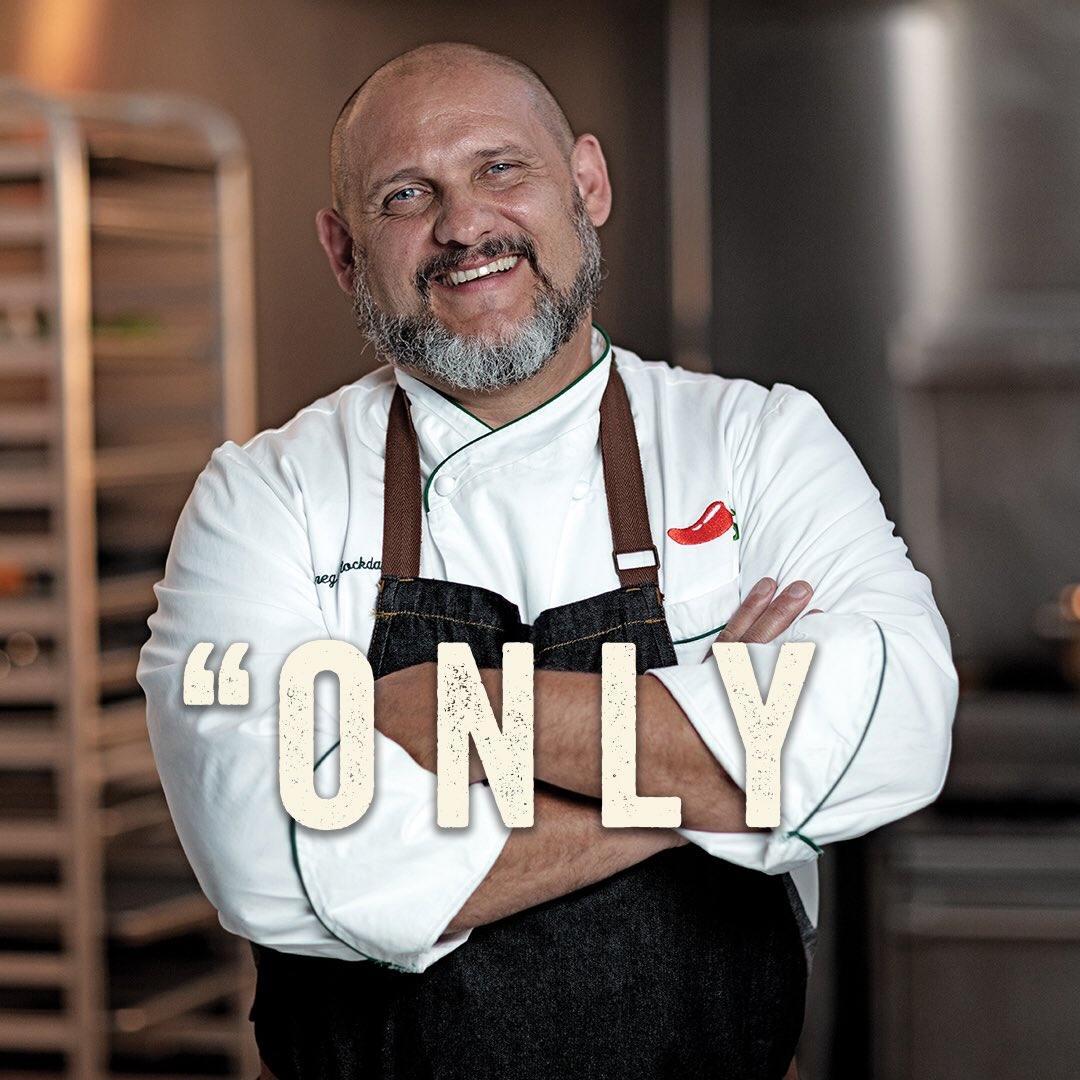 Chilis_Kuwait's tweet photo. “Only The Best Make The Cut”
This one for the meat lovers- try out our new Chef Cut dishes made by Chef Greg!🔪🌶
#chilis🌶 #chili #chefcut #kuwait #meat #steak #chilischefcuts https://t.co/1KyKaQ4vDm