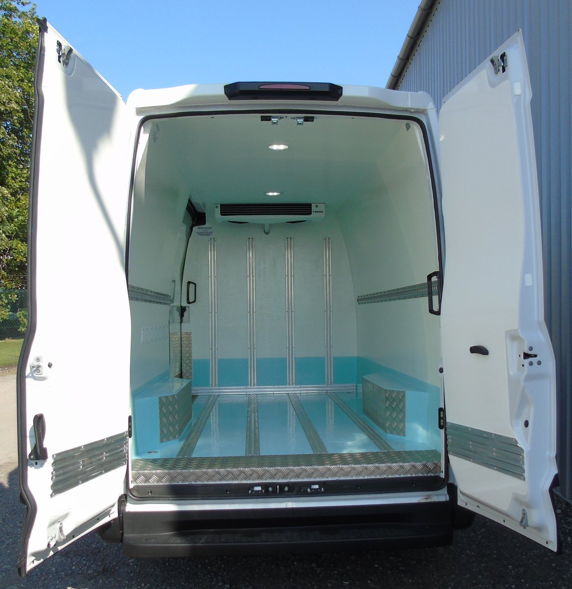 coldconsortium's tweet photo. #IvecoDaily 35-140 Euro 6-D with #coldconsortium #chillconversion for maximum #payload https://t.co/ru7kZgVDNk