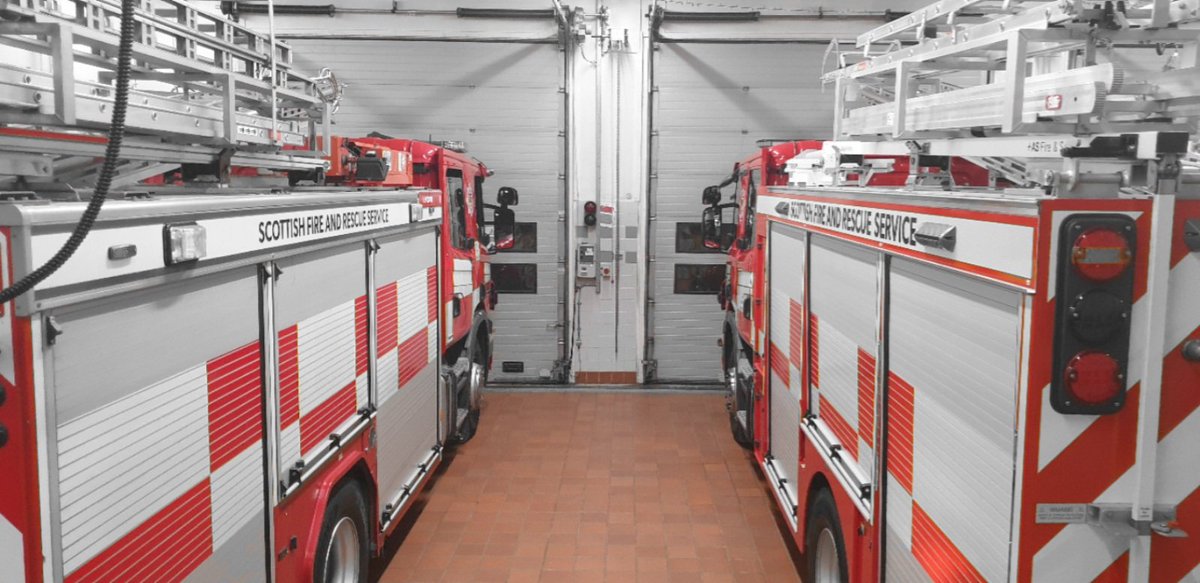 ObanRds's tweet photo. 🚨📟🚨 Crew paged at 15.23hrs along with wholetime colleagues from Oban Fire Station to an automatic fire alarm activating in a block of flats in the Dunollie area of Oban #L02A3 #L02A1 🚒🚒 https://t.co/4oVELnBU5t