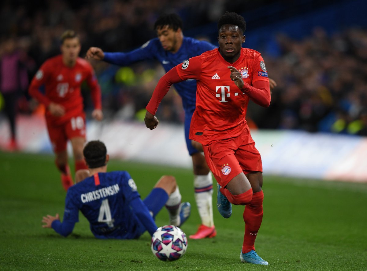 6. Lewandowski's 3-0 against Chelsea awayThe goal itself isn't that spectacular but the incredible dribbling of Phonzy Davies to create the chance makes it so special. This dribbling already is iconic. The first big moment for Davies in an important CL game and not the last!