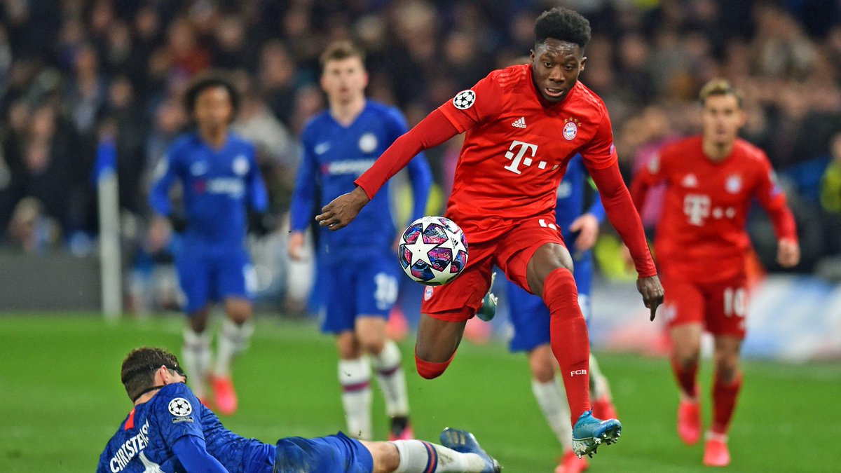 6. Lewandowski's 3-0 against Chelsea awayThe goal itself isn't that spectacular but the incredible dribbling of Phonzy Davies to create the chance makes it so special. This dribbling already is iconic. The first big moment for Davies in an important CL game and not the last!