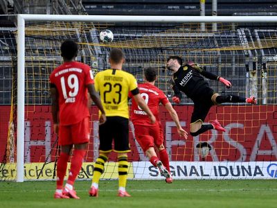3. Kimmich's decisive goal against Dortmund awayKimmich's goal against was not only ingenious and beautiful but also enormously important because it decided the big game against Dortmund. This win against Dortmund was decisive for the fight for the 30th Bundesliga title.