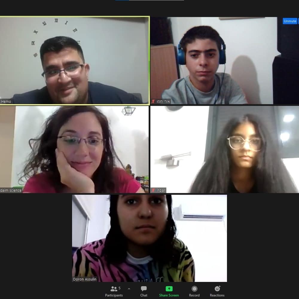 Its game time!🎮

 #UltimateGoal is officially on!🔥

During this week, we are going to meet on Zoom in small groups, in order to analyze the new challenge.