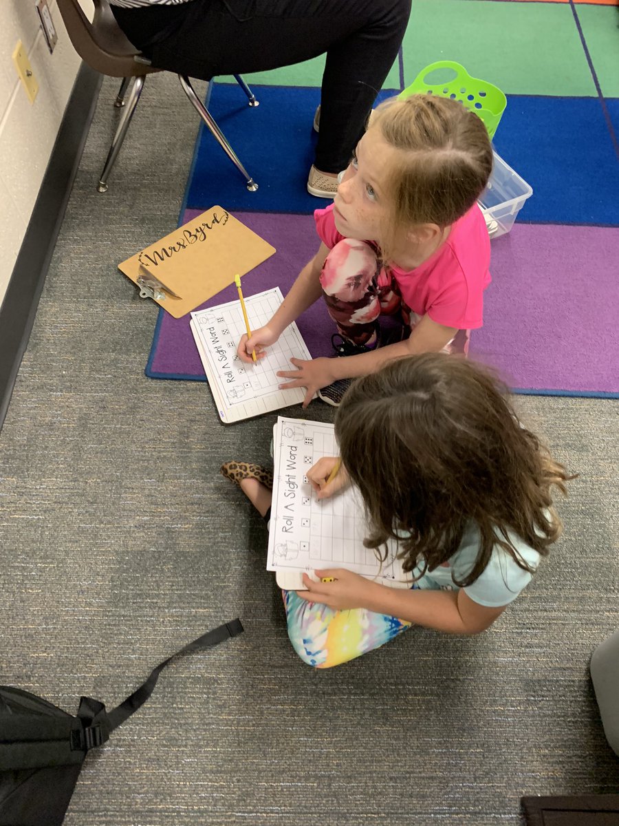 AngelaStaggs's tweet photo. Rasheed🦁 was enjoying a little drink while his friends were rolling 🎲 a sight word in Mrs. Byrd’s class this morning! ❤️ #sightwordfun @HumbleISD_WCE @MrsByrdTeach https://t.co/Rgy5eU6qpS