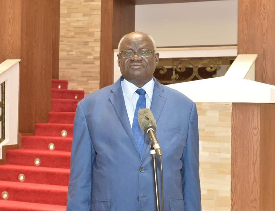 StateHouse_J1's tweet photo. President Salva Kiir was briefed by the Minister of Higher Education, Gabriel Changson Chang, at the State House on Tuesday.

Speaking to the media after the meeting, the minister said that he presented the challenges facing the ministry, especially students under scholarships. https://t.co/44qID7lwiG