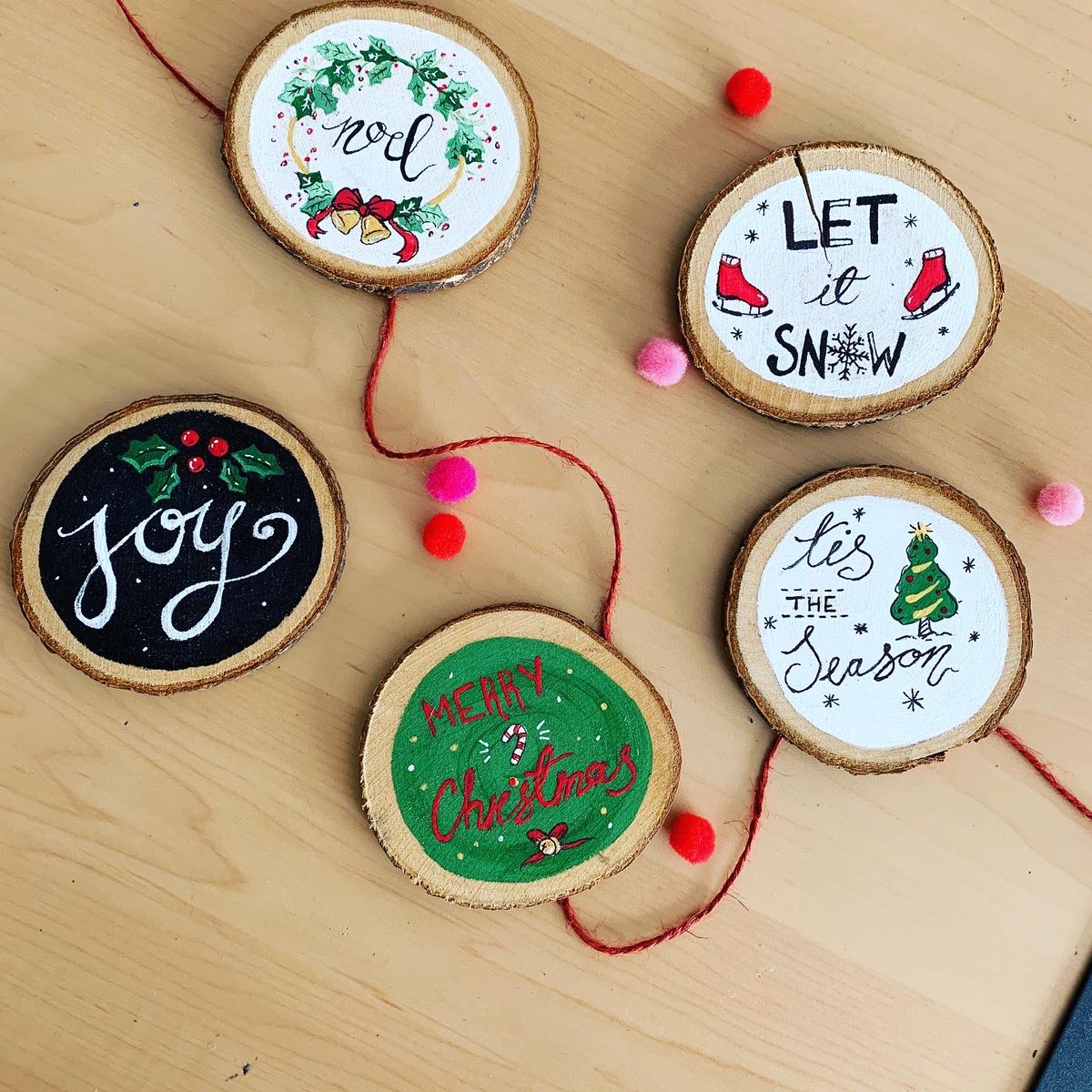 its_zada_'s tweet photo. Getting a head start,
Will be available soon on Etsy 

#etsy #draw #illustration #illustrators #diy #christmasgifts #MerryChristmas #christmas #decor #homedecor #feastive #wood #crafts #craft #handmade #handpainted #painting #EtsySeller #nature #joy #winter #artshare #Depop https://t.co/PIDQiggW9P