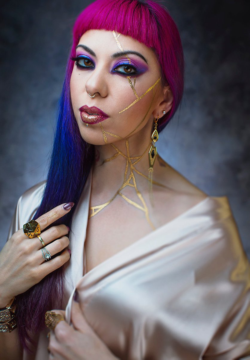 Satine Phoenix tweet media