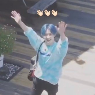 tiny____kun's tweet photo. hi! this is a new account dedicated to the tiniest boy in the world, #钱锟!  ٩(ˊᗜˋ*) https://t.co/tnohI9giCM