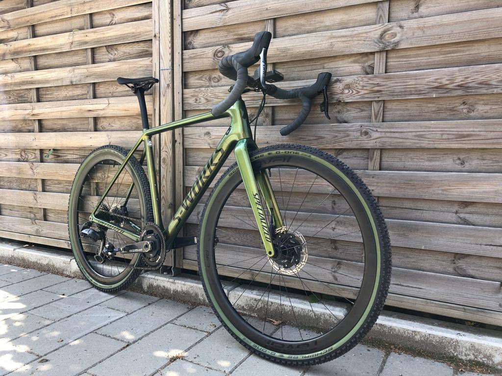 TheESIGrips's tweet photo. julesphilippo's "Green Mamba" is dreamy with our super plush #ESIgrips #RCTwrap πππ
*
*
*
#specializedbikes #iamspecialized #SiliconeGrips #newbike #newbikeday https://t.co/aL4XABDtQa