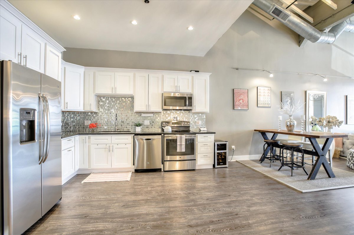 GallardoIntero's tweet photo. https://t.co/OtneDSTA2F rgallardo@interorealestate.com dre 01133815
Call for a private showing today! https://t.co/hffqIzMJ2J