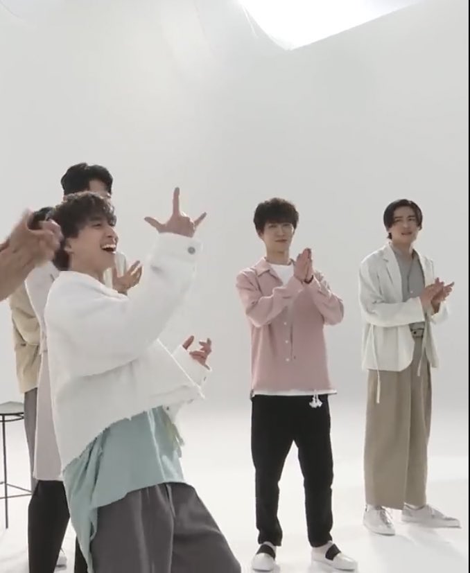 _1_22_s_k's tweet photo. 渡辺翔太：「お祈りし手〜」

５歳かよ！！可愛い��ぁ🥺 https://t.co/6BUvMNl64a