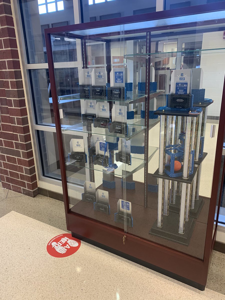 inskeep_jamie's tweet photo. Feeling a great sense of pride in our NPI robotics teams for filling up this trophy case in just 2 years!  #newpalproud #vexrobotics #greatthingsahead @NPIntermediate @SouthernHancock https://t.co/HnuFBRQqww