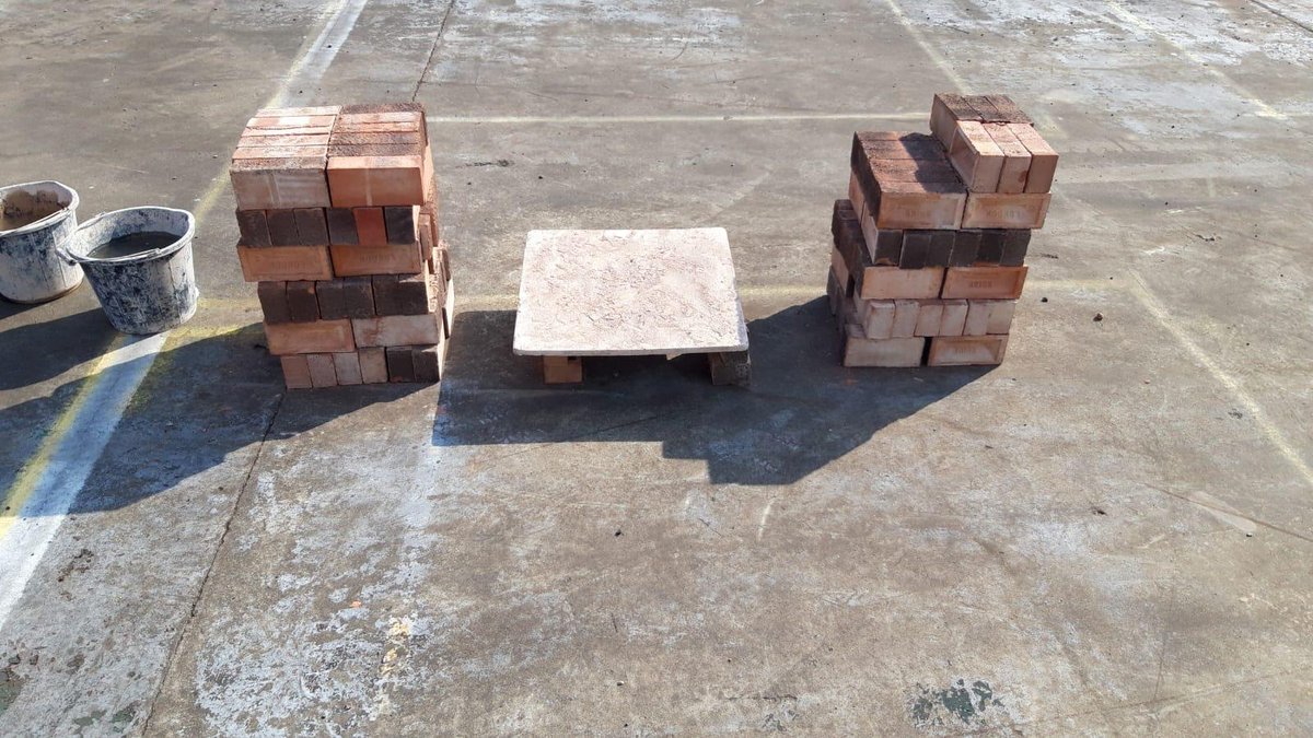 NorthLindsey's tweet photo. First year Bricklaying students have been outside laying bricks whilst soaking up the sunshine! #Construction #Bricklaying #Learningatrade https://t.co/E17fmkhqZF https://t.co/ezBIjKEC2z
