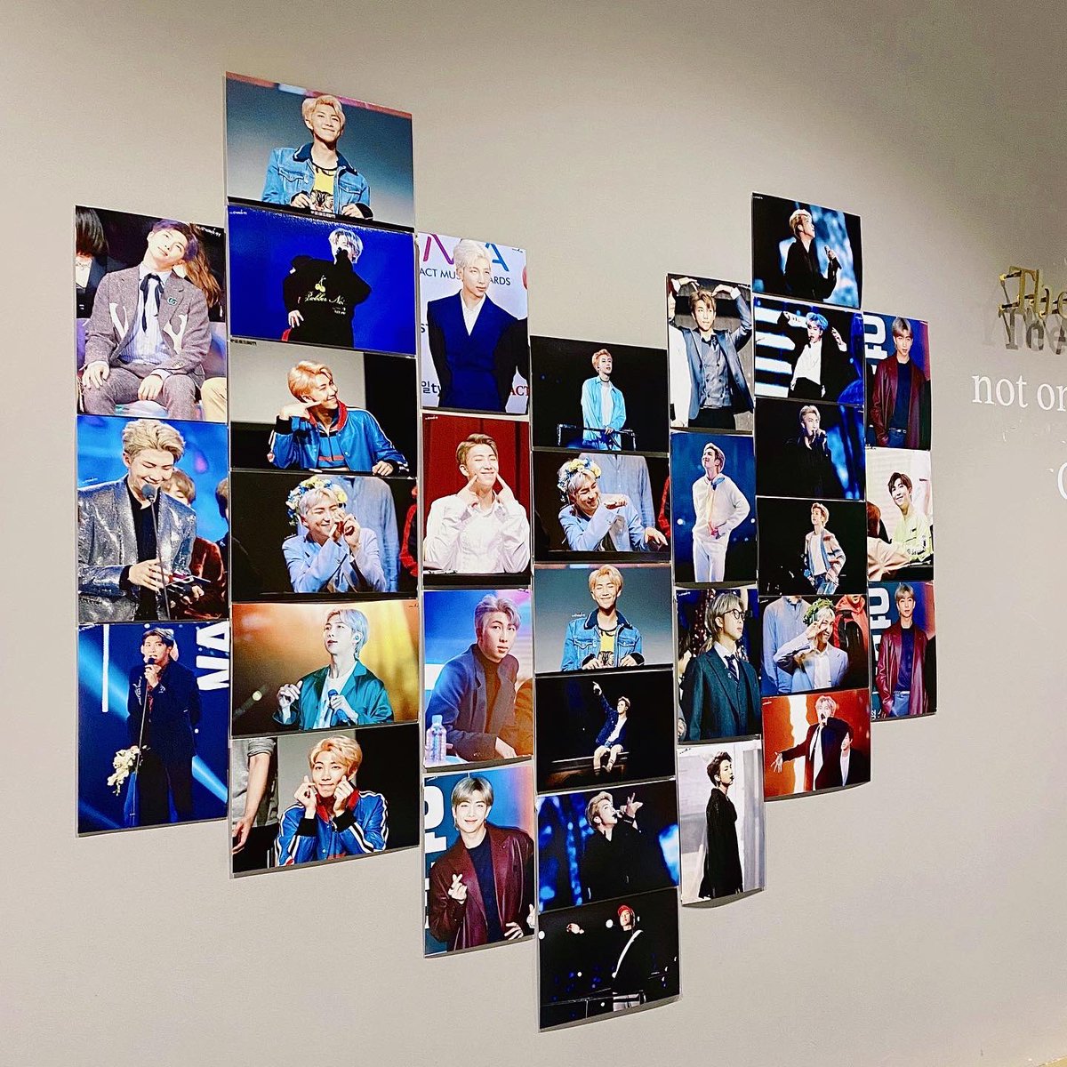 KPOPnLondon's tweet photo. 📸12th Sept - BTS RM Birthday Cafe Event in London, UK🇬🇧
• Hosted by @kookiejargoods
• Presented by @heartland94_rm
#MAP_OF_THE_KING #MAP_OF_JOON
#RhythMCafe2020 https://t.co/OLz2wWogNQ