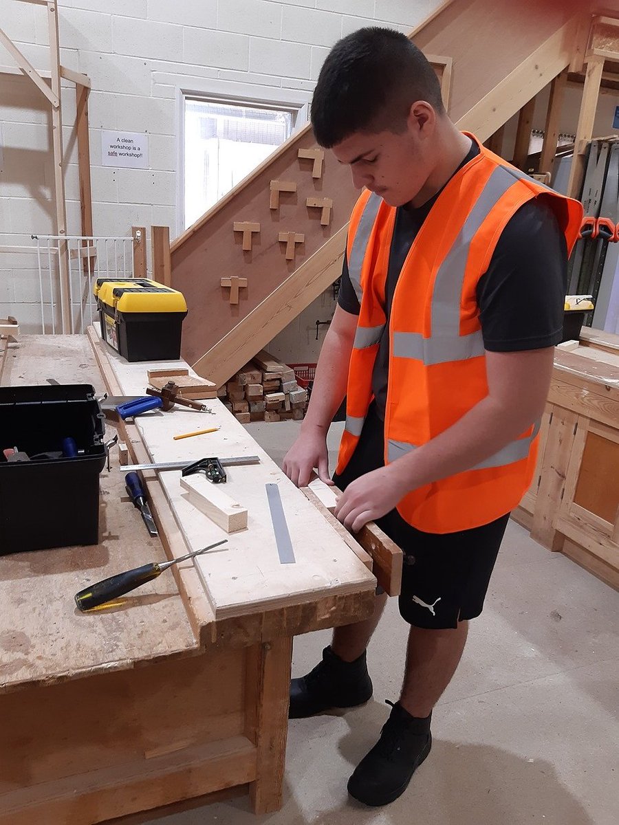 NorthLindsey's tweet photo. Level 1 #Joinery students have been in the workshop today learning to create a Half Lap Joint https://t.co/KcVMdZALlL #Construction #NorthLindseyCollege #Learningatrade #applynow https://t.co/psXOOdClrt