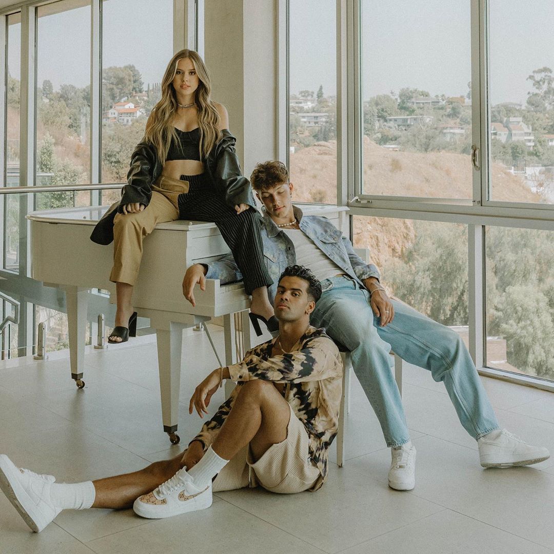 centralholderbr's tweet photo. 📷|| Nate {@itsNateWyatt} via Instagram

🇺🇲: " These photos are kinda cool"
🇧🇷: " Essas fotos são meio legais" https://t.co/oPp14sBqKj