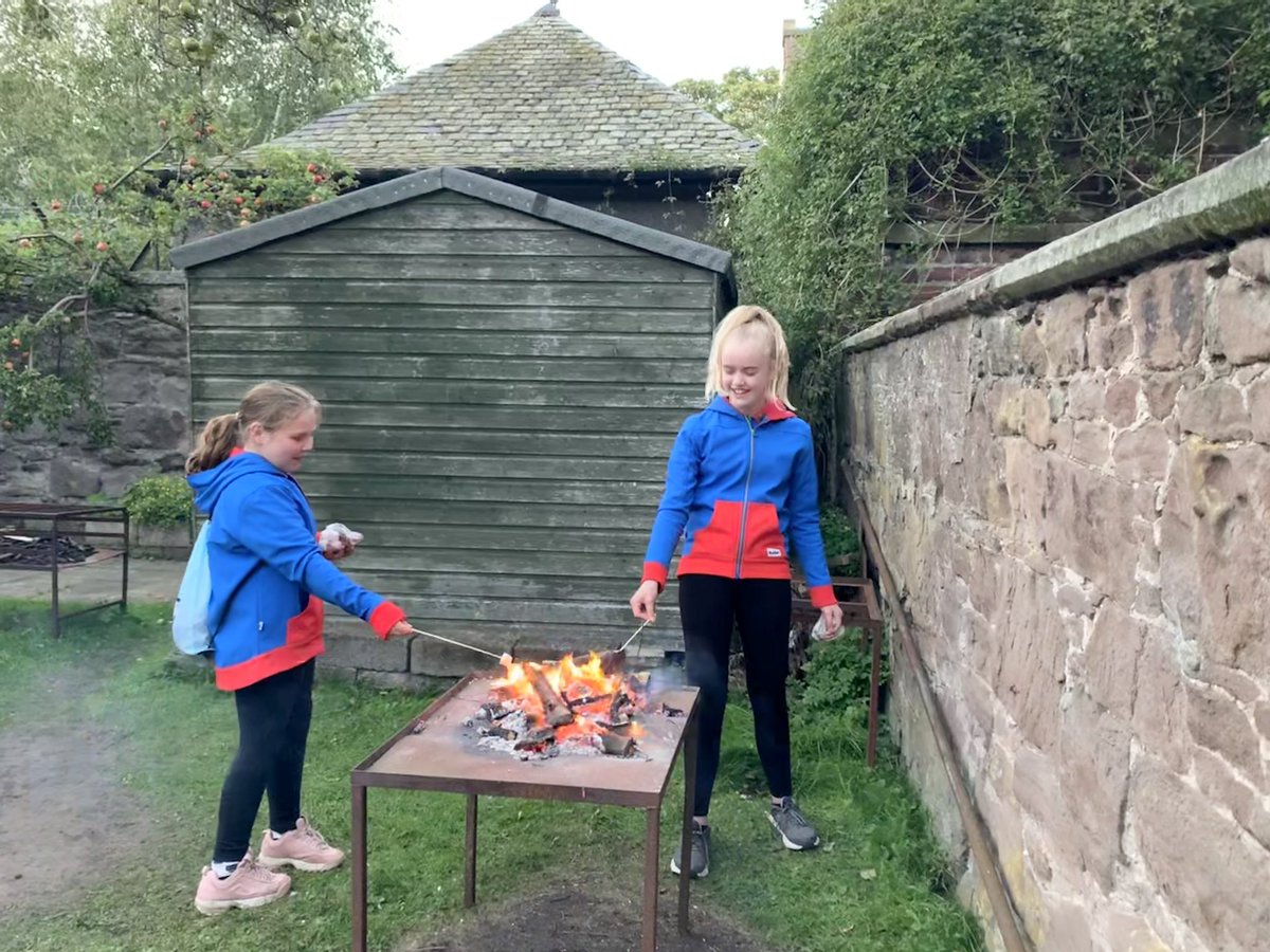 GGuidingAngus's tweet photo. 4th Montrose Guides held their first face to face outdoor meeting since March tonight. A lovely evening for a camp fire and catch up 🏕🔥@GirlguidingScot @Girlguiding https://t.co/wAdfvxsh0O