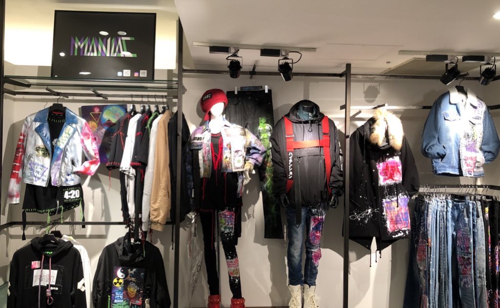 eyebeam1011's tweet photo. 【神よりお告げ】
リニューアルオープン記念！5.6(土日)の2日間限定イベント🌹

※超限界突破MAX値引多数(マジヤバ)

※Benedetta 1部商品除き30~50%

※税抜き3万円以上お買い上げの方、新作オリジナルマスクプレゼント🎁店頭に来られずネットでご注文の方にも🎁

神の独断発信ゲリライベント🌹🌹🌹 https://t.co/ySnBGNgOp1