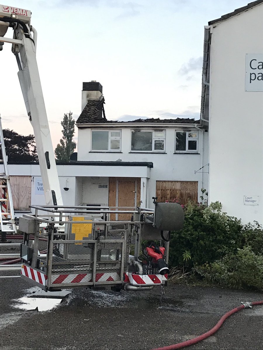On Monday morning Truro On Call crew in two appliances and an Aerial Ladder Platform (ALP) attended this incident at Trennick Villas at Malpas. With assistance from other crews from ⁦@CornwallFRS⁩ this fire was successfully extinguished. #localheroes