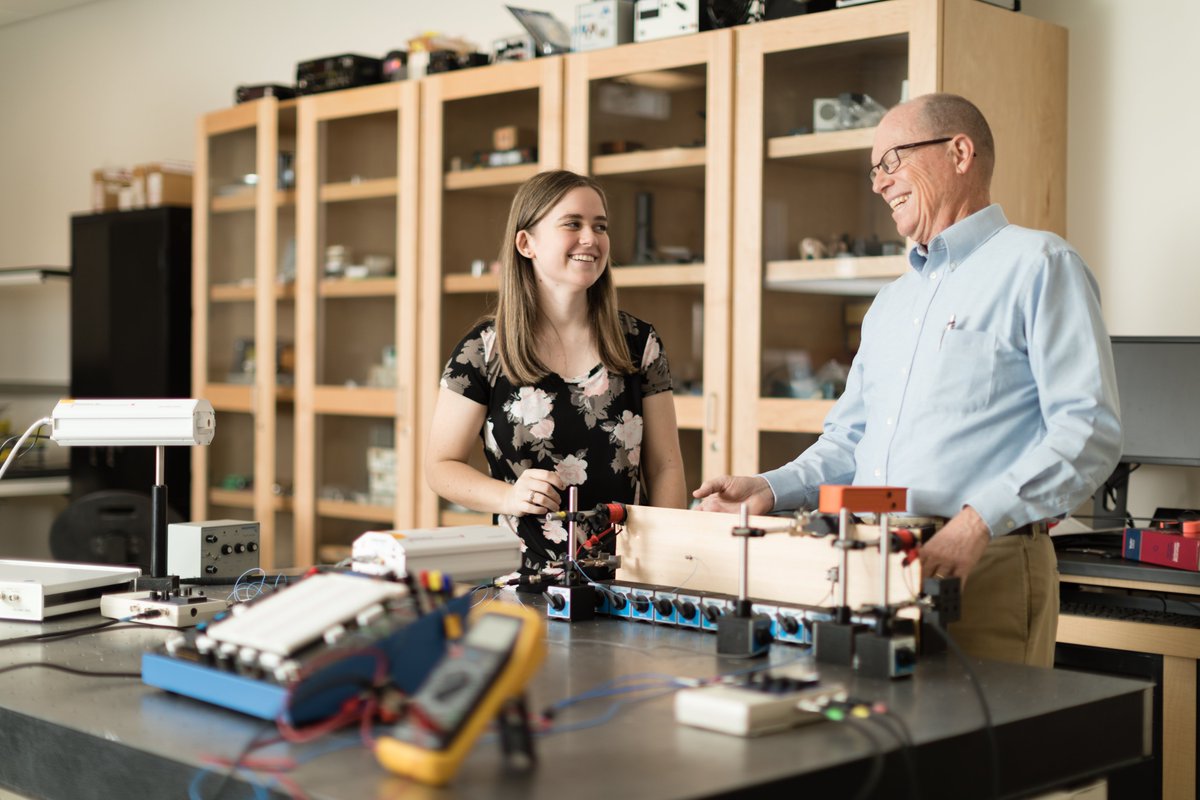 lmneldner's tweet photo. Finally introducing myself as a scientist! Hi, my name is Lauren! I am a first year Geophysics PhD student at UC Riverside where I will be studying earthquakes. My background is in Physics and Musical Acoustics where I got to play with lasers and study the piano #AcademicTwitter https://t.co/EVAduNfdmu