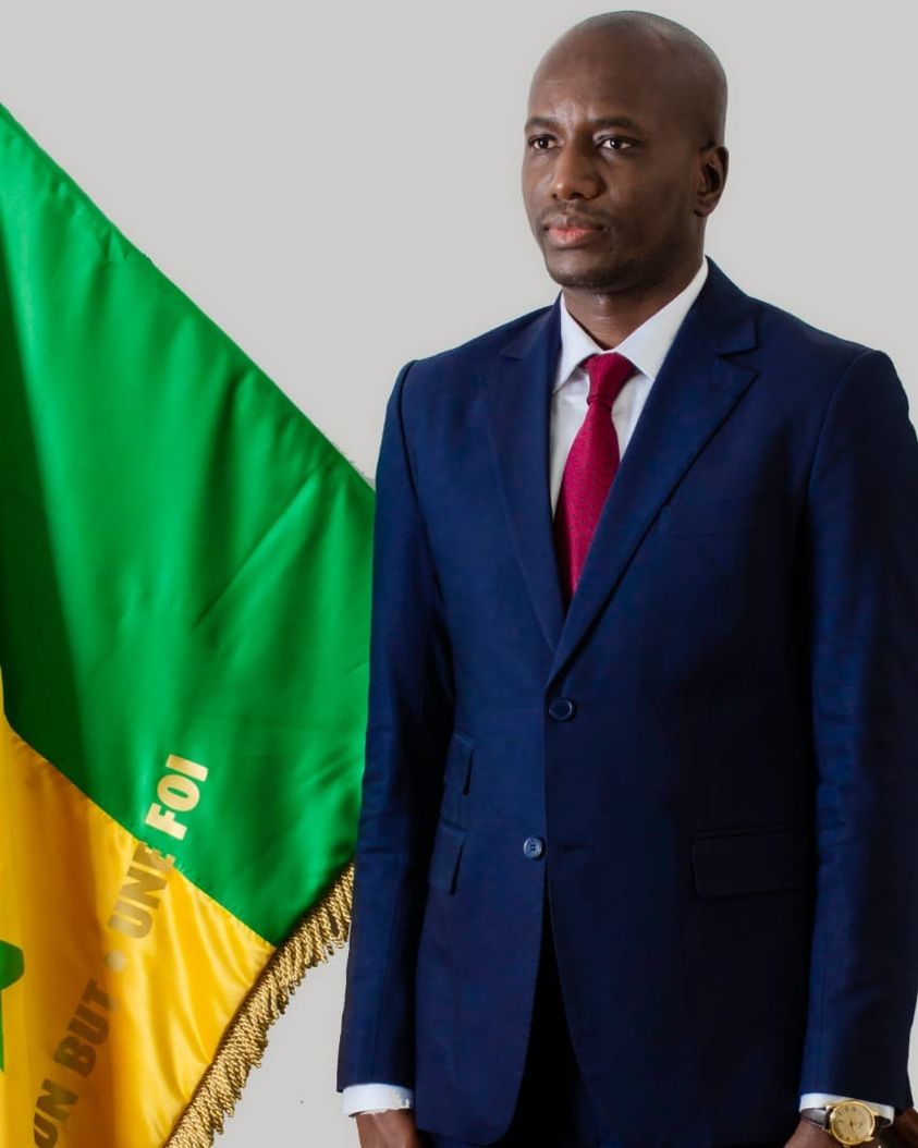 amadoud98130314's tweet photo. les premières impressions du nouveau directeur général de Dakar Dem Dikk Oumar Boun khatab Sylla #kebetu @BosonDeHiggs4 @dakardemdikk1 @tousaye @sylayesy @AprChine @aliounetine16 @BirahimeSeck @elhadjkasse @Macky_Sall @EtendardR https://t.co/meChSuPowr
